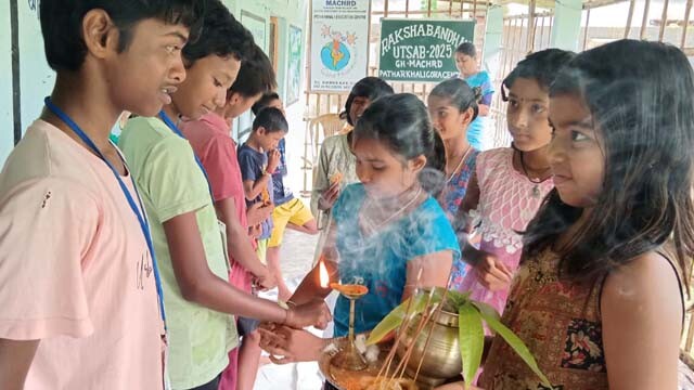 INDIA_DIA HERMANOS3.jpg